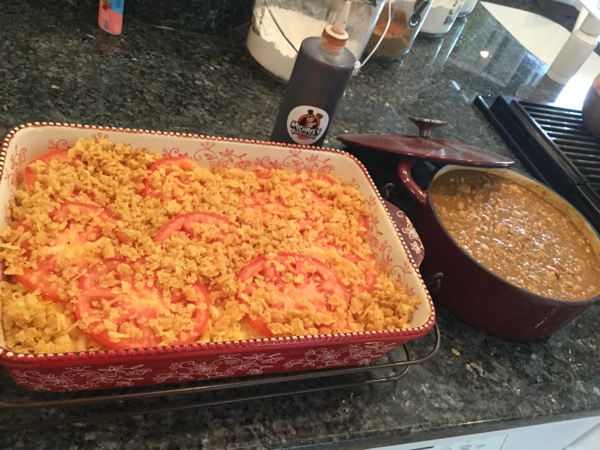jerseyl87111076's tweet photo. Happy #NationalMacAndCheeseDay Butter milk mac and cheese #JerseyShore style @DrSmokeSmokin @TraegerGrills #bourbon #Drinking #dinnertime #facemask #HarrisonFord #Covid #tuesdayvibes #TuesdayMorning #work @QVC @DavidVenableQVC https://t.co/EHA8UNmRFa