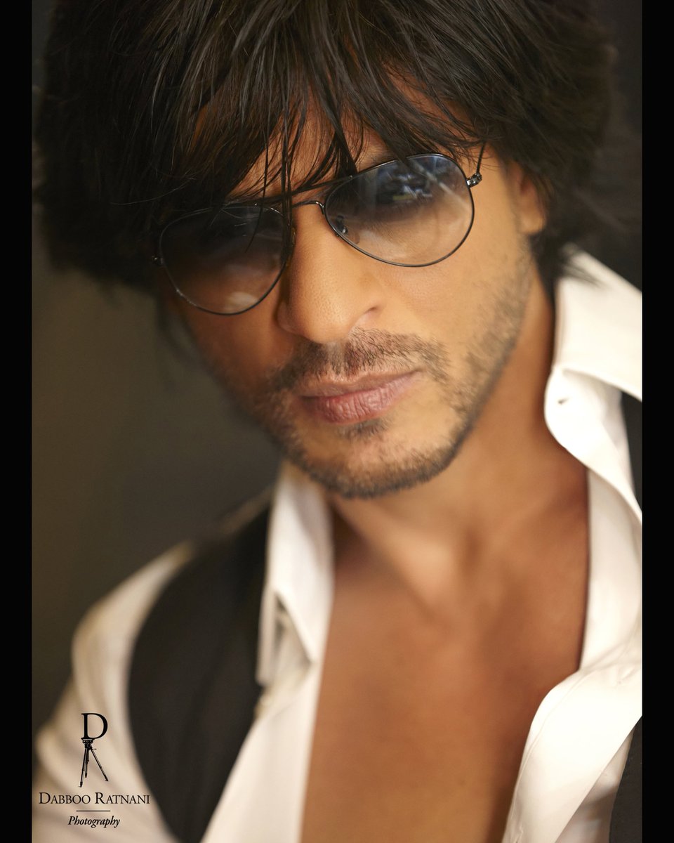 DabbooRatnani's tweet photo. 😎❤️🤩 License to Chill ��@iamsrk #25yearsofdabbooratnani 📸 @DabbooRatnani @ManishaDRatnani @Dabboo  #shahrukhkhan #dabbooratnani 
#dabbooratnaniphotography #dabbooarchives 📸 https://t.co/kNghmDFY1K