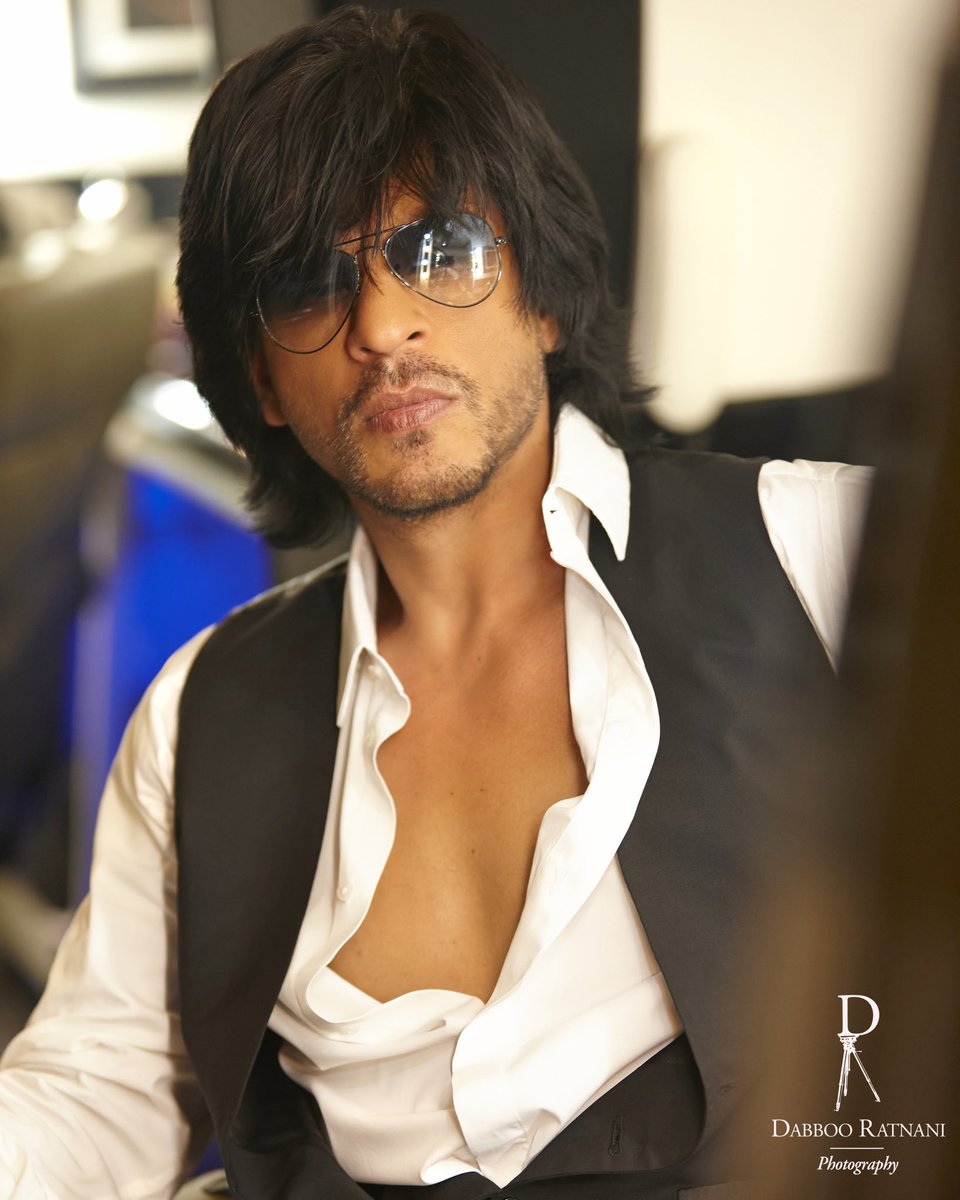 DabbooRatnani's tweet photo. 😎❤️🤩 License to Chill ��@iamsrk #25yearsofdabbooratnani 📸 @DabbooRatnani @ManishaDRatnani @Dabboo  #shahrukhkhan #dabbooratnani 
#dabbooratnaniphotography #dabbooarchives 📸 https://t.co/kNghmDFY1K