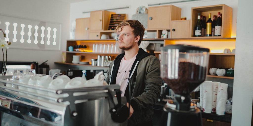 Hey coffee lovers! Today's episode of Best Seat in the House features <a href="/patikacoffee/">Patika</a> general manager &amp; Superthing Coffee co-owner Tony Smith. Learn how to make his simple "at home" cold brew: bit.ly/2Wh4M0b 
#TrueAustin