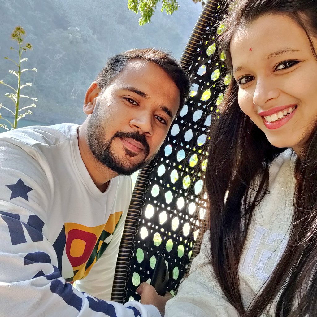 AshviniVyas2's tweet photo. आप ही दौलत हैं मेरी,
 अब और कुछ ना चाहिए,
सफ़र के मेरे आप ही मंजिल है, 
अब ज़िन्दगी से और कुछ ना चाहिए।।
❣️❣️ https://t.co/m4zzbAGZa7