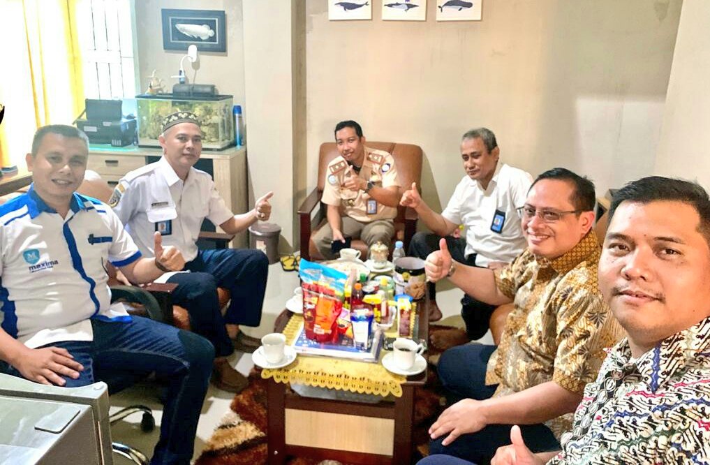 14/07/2020. Menerima kunjungan, kordinasi dan komunikasi bersama Ka. BPS, Ka. Imigrasi dan Ka. Bandara Betoambari Baubau dan PimCab. MaximaLab di Kantor @BKIPMBaubau #SalamKoordinasi 🙏 @HumasBKIPM
<a href="/rinajanwar2201/">Rina</a> <a href="/arsal_azis/">A r s a l</a> <a href="/DahmarKarim84/">Dahmar Karim</a> <a href="/imigrasibaubau/">Imigrasi Baubau</a>