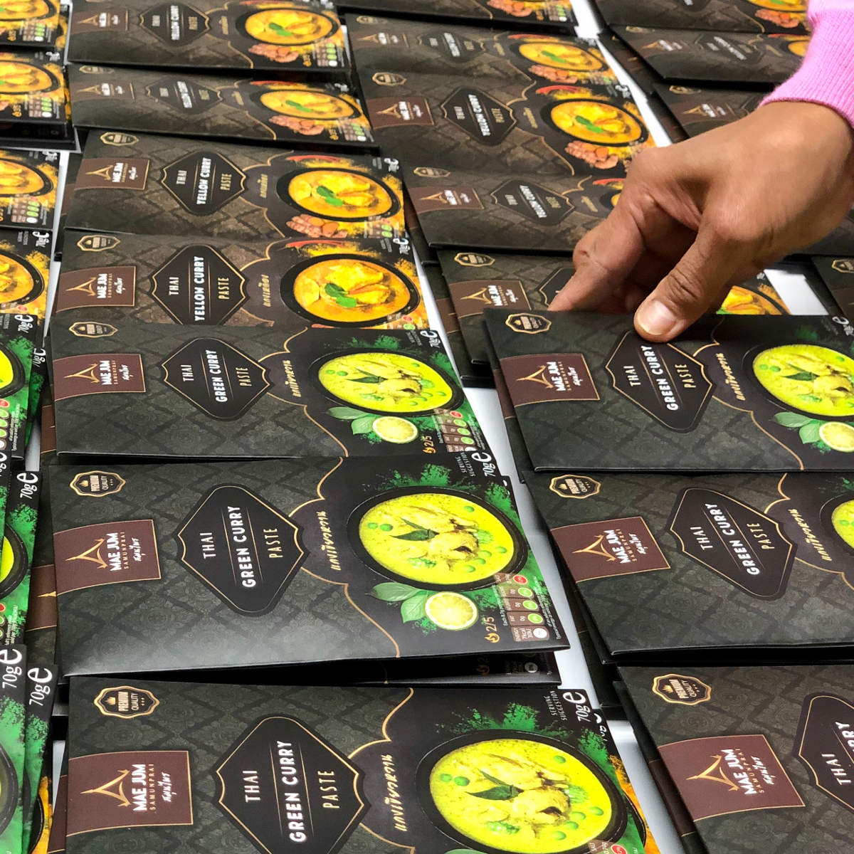 maejumsamunprai's tweet photo. We offer a wide selection of Thai Curry paste - what spice level are you?
https://t.co/1rmRT5j78L
#thaicurry #thaicurrypaste #thaifood #thailand #foodies #food #cooking #homecooking #love #eat #kitchen #recipes #vegan #vegancurry #veganpaste #vegansociety #veganfood https://t.co/vhR69mfYPI