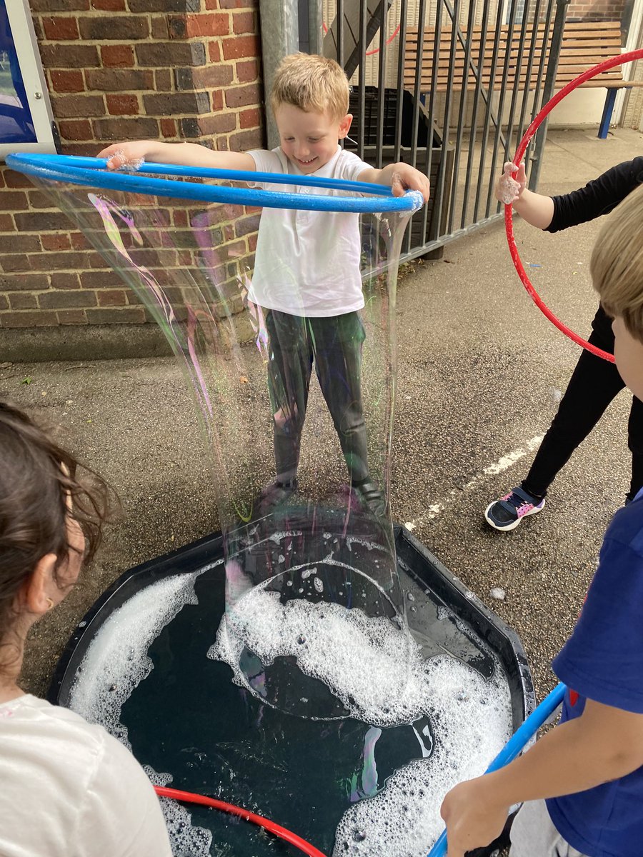 NET_Katherines's tweet photo. Pt1. Y1 have made their own bubbles using sticks and string! They are having so much fun on their last day of school until September. 🧼⭕️🛁 #NETKPA #Katherines #School #Learning #Fun #Bubbles #nolimits https://t.co/Rq2Jx0Zg1x