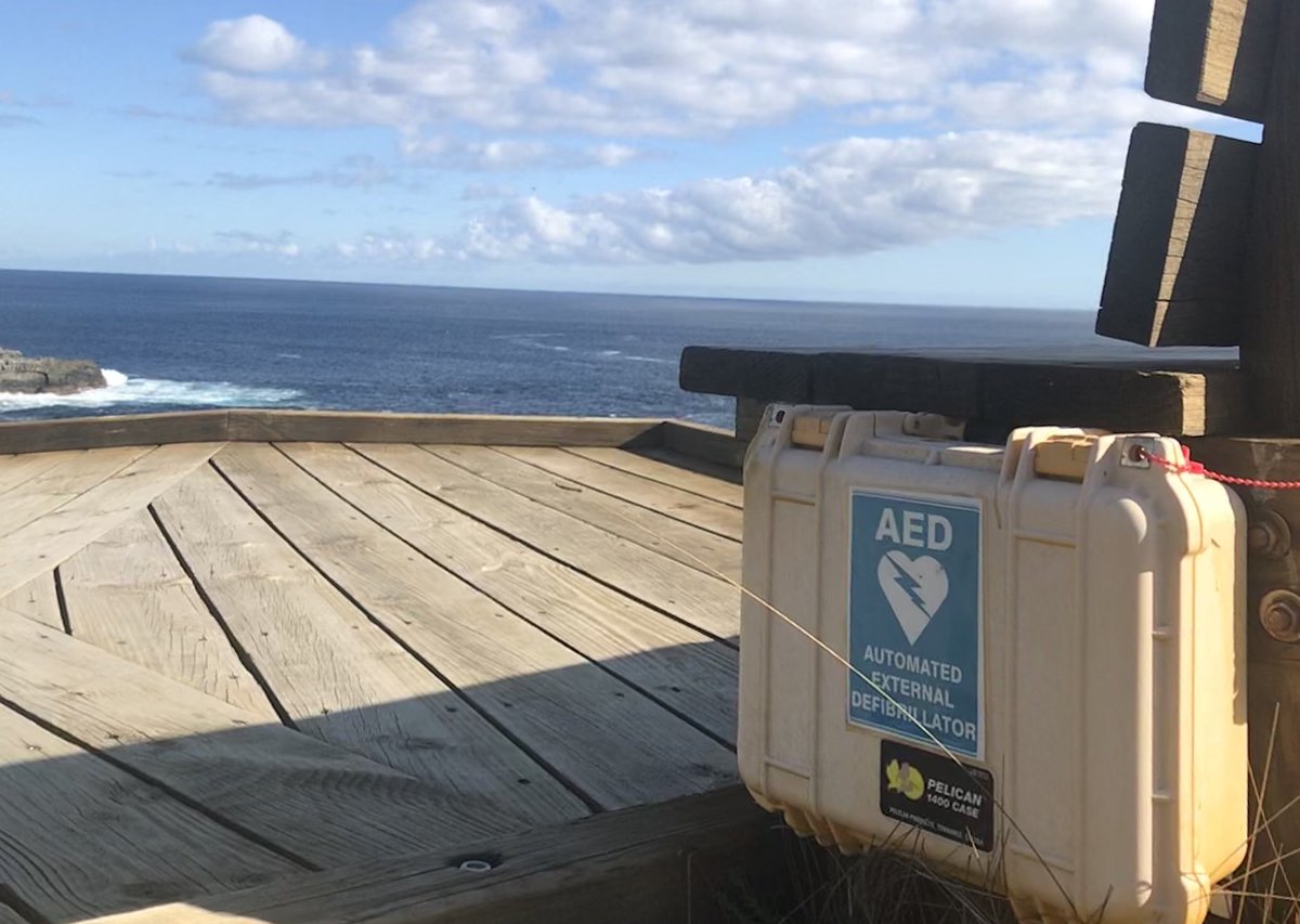 Beautiful spot for an AED on Kangaroo Island. Hard not to be distracted by the view!