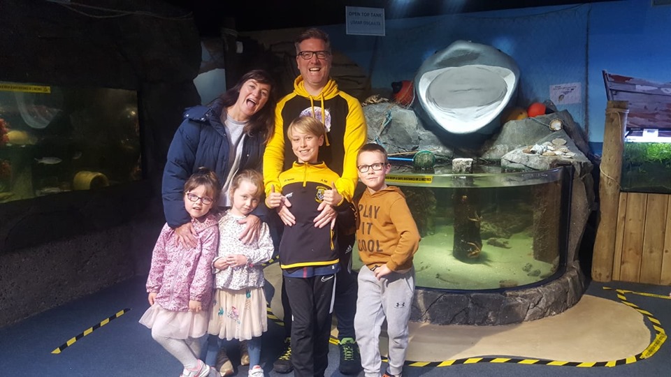 AchillEXP's tweet image. Thanks so much @DaveTodayFM from @TodayFM who visited us today with his lovely family 😀 Thanks for taking the time to chat to our team, we hope you enjoyed your visit &amp;amp; look forward to welcoming you all back to the Achill aquarium again soon 🐢🐙🐟 #thanksforcalling #achill