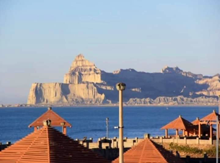 PCIHGwadar's tweet photo. Breathtaking sights from Gwadar Baluchistan. The recent development work is not just uplifting the area but also promising a progressive future for the locals. #Gwadar #CPECMakingProgress #cpecupdate #CPEC https://t.co/s9gLHJqNKY