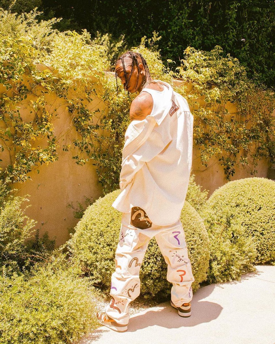 Kalo An Instagram Picture Of Travis Scott Hints A Potential Collaboration Between Cactus Jack And The Japanese Jean Brand Evisu Here Is The Look Of The Collab Travisjapan結成8周年 Travisjapanで妄想 Travisjapan求