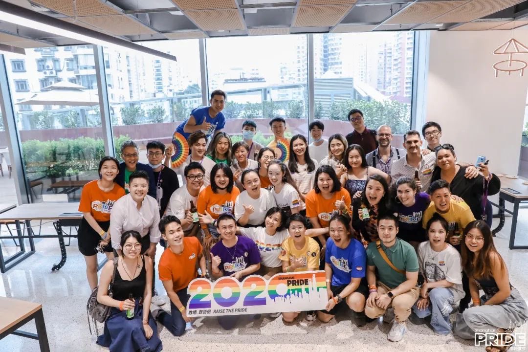 ShanghaiPride's tweet photo. 2020年第12届上海骄傲节圆满落幕！
我们要向今年所有的志愿者表示由衷的感谢！
Thanks to our fantastic team of volunteers, ShanghaiPRIDE successfully concludes the 12th annual festival!

Read More: https://t.co/dGyGvkRGvG

#ShanghaiPRIDE #RaisethePride #敢晒敢骄傲 #Pride12 #ShPRIDE https://t.co/5hncTdGRDx