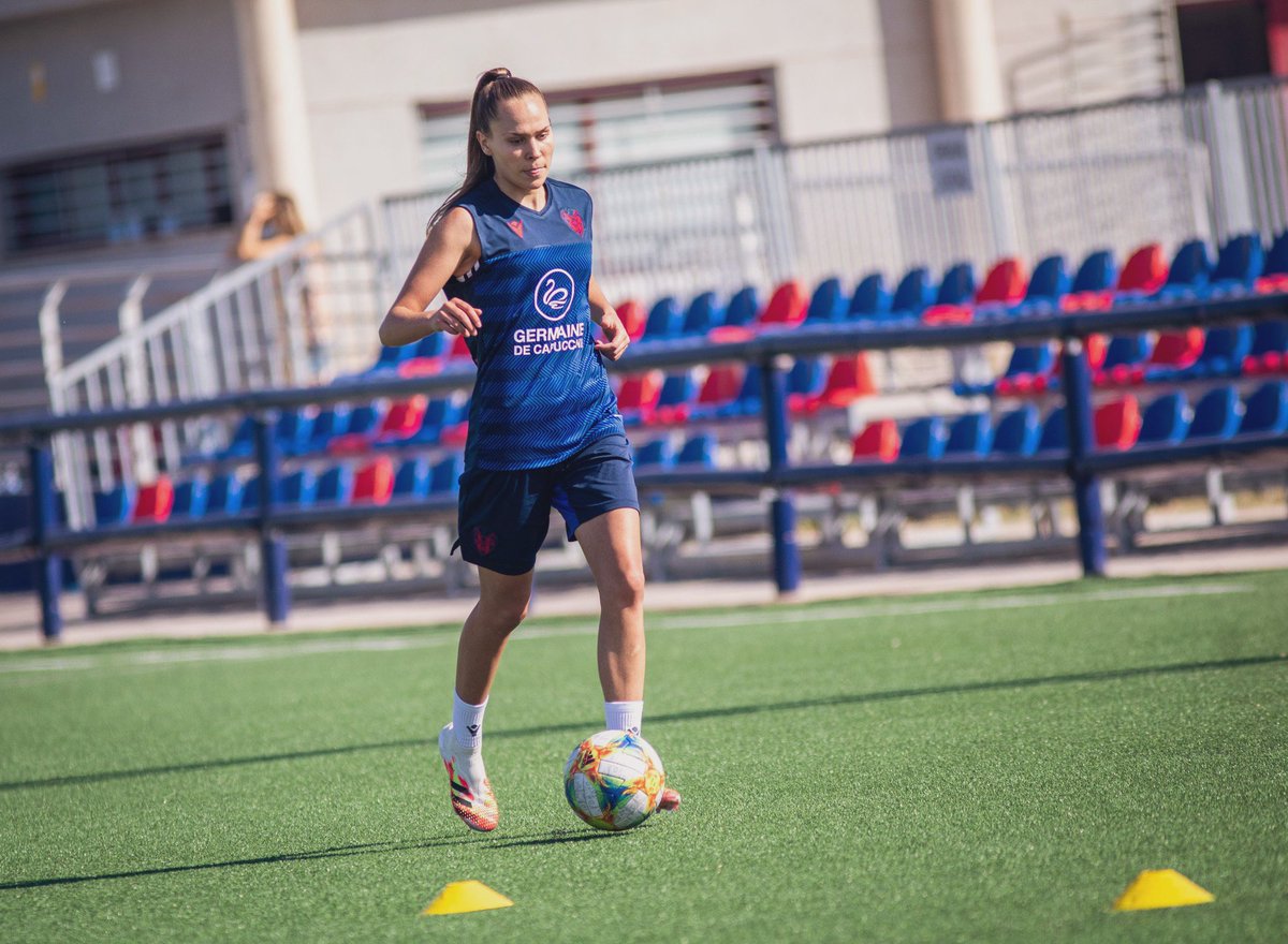 Futbolfem11's tweet photo. ¡En marcha! ⚽️
#MonoDeFutFem https://t.co/QtsL9vkIqp