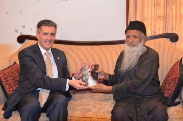 aliraza_idrees's tweet photo. We remember Pakistan’s most renowned philanthropist, Abdul Sattar Edhi, on his fourth death anniversary.
The late humanitarian's compassion and activism are an inspiration beyond Pakistan and his loss is still felt throughout the world.
#EdhiDay #edhi https://t.co/Yy8vsxtppg