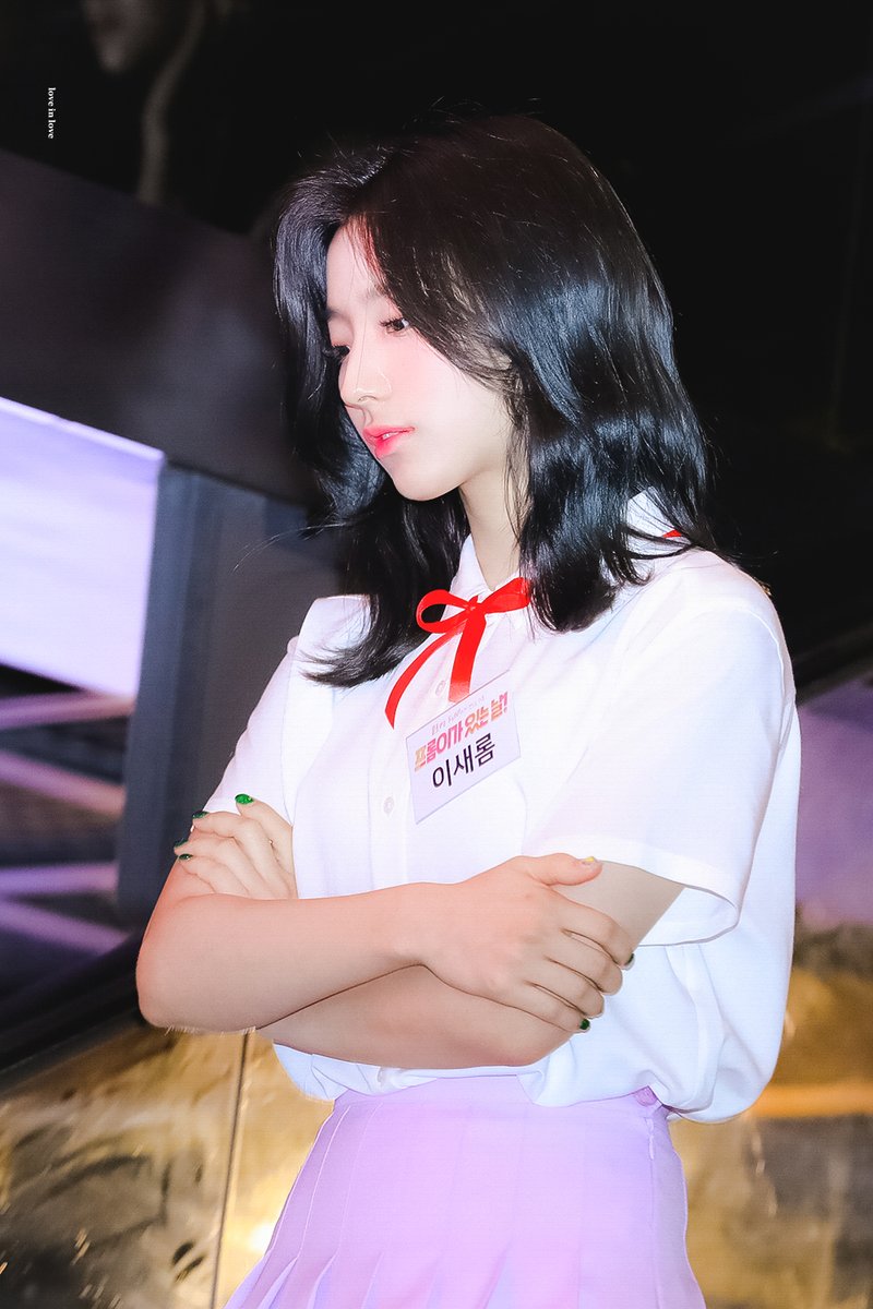 leesaerom0107's tweet photo. 190619 #새롬 https://t.co/SZyGrG9wLx
