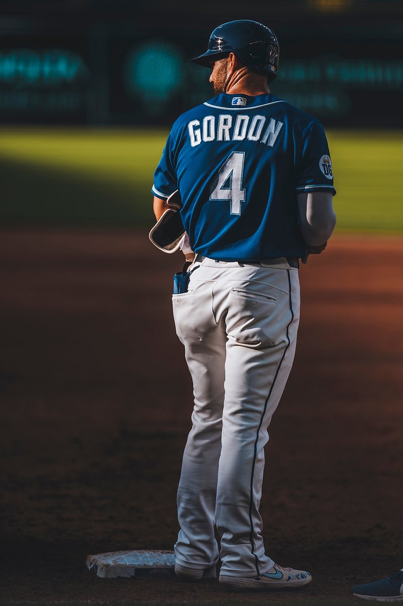 Royals's tweet photo. Fresh photos with the bomb lighting.

#AlwaysRoyal https://t.co/xWNFh8R4Ny