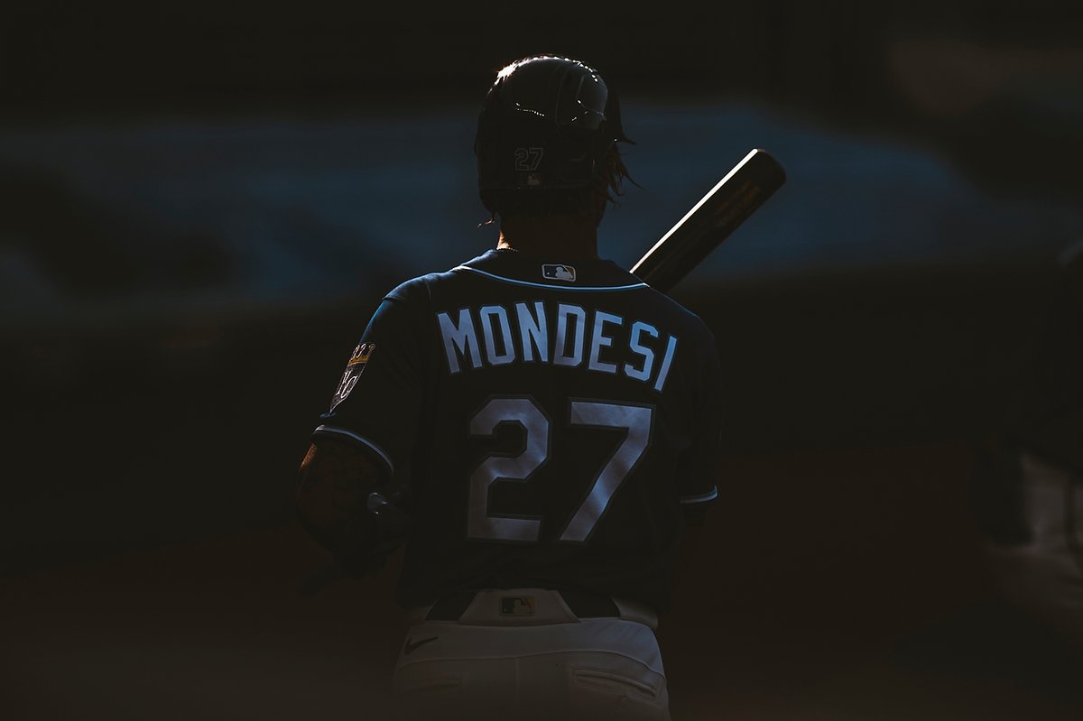 Royals's tweet photo. Fresh photos with the bomb lighting.

#AlwaysRoyal https://t.co/xWNFh8R4Ny