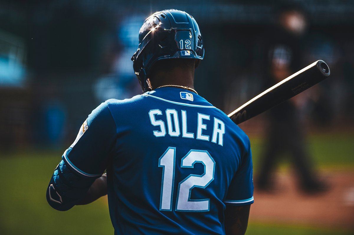 Royals's tweet photo. Fresh photos with the bomb lighting.

#AlwaysRoyal https://t.co/xWNFh8R4Ny
