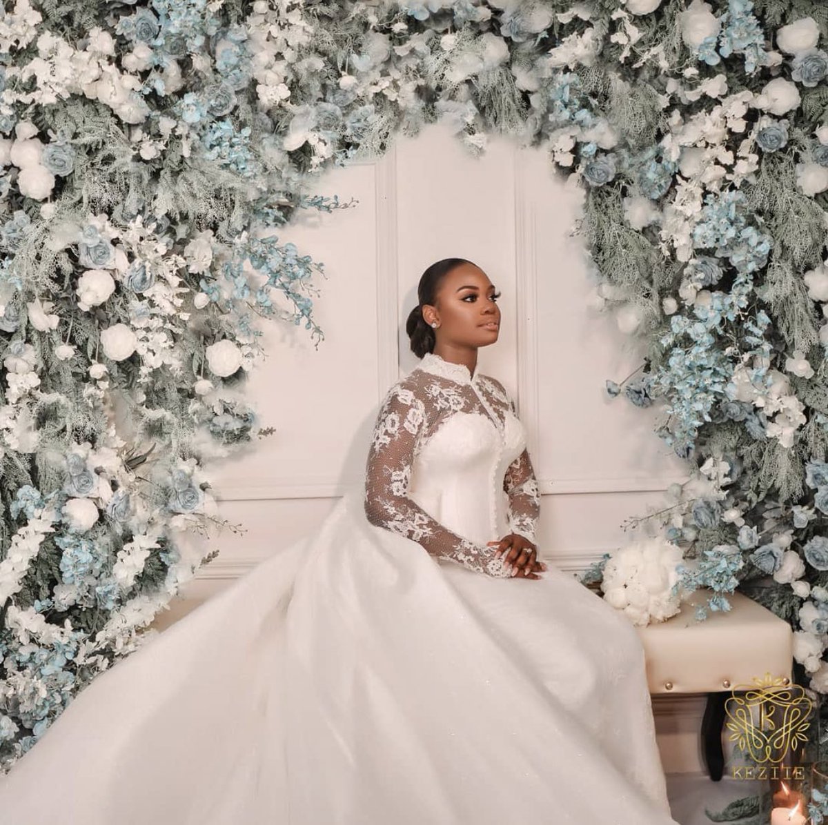 helloperfete's tweet photo. 💫Bridal Perfection💫. We’re obsessed with this #bride featured on @alwaysstartswith . Her wedding dress is so #perfete 😍😍. ⁣

Photo  #felixcrown
Planning @2706Events https://t.co/qQtL0BMJIM