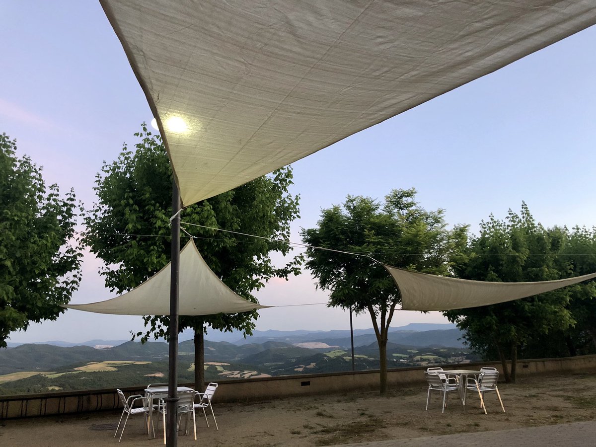 albcastelladral's tweet photo. Obrim divendres al vespre per sopar! Us esperem tot el cap de setmana per esmorzar, vermut, dinar o sopar.
Reserves al 938695311

@bagesturisme @Castelladral_ https://t.co/AeUs8zhiO6