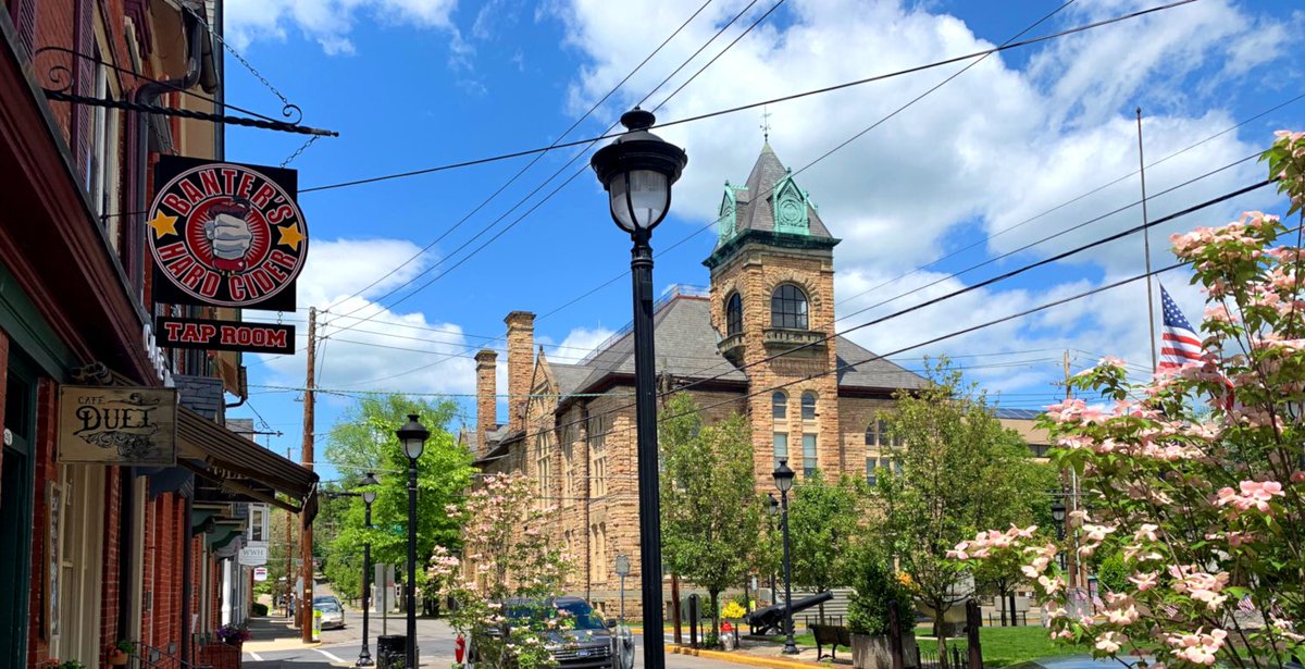 ESU_Football's tweet image. East Stroudsburg University
⤵️⤵️⤵️⤵️⤵️⤵️⤵️⤵️⤵️
☑️. 📚Top Degree Programs📓
☑️. 📍Heart of the Pocono’s⛰📸
☑️. 🌆 1 hr from New York City🏙
☑️. Resort Capital of PA⛳️🏂🚵🏽🚣🏽
☑️. 🏟Live-Action Football 🏈
This is #WhereWARRIORSbelong ‼️
#BloodRunsThick💯