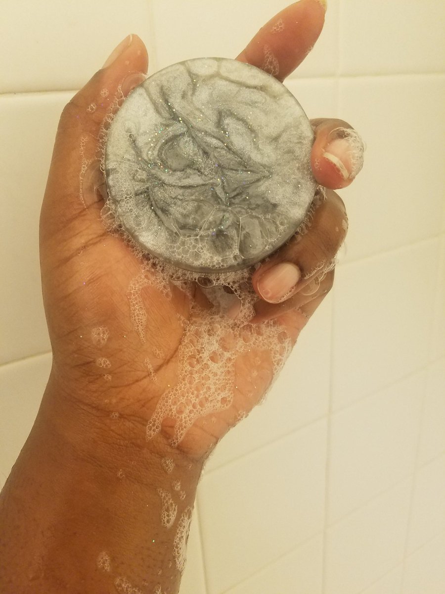 BubbleBeeBaths's tweet photo. Hard soaps for all those shower people out there 💖💖💖 https://t.co/OFKLYNBpEJ