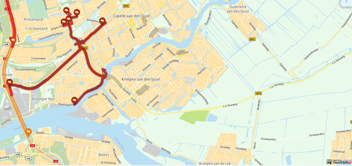 Door de afgesloten wisselstrook op de #Algerabrug (#N210) staat het verkeer in Capelle a/d IJssel muurvast. Minimaal 1 uur vertraging komend vanaf de #A16.
#infarct