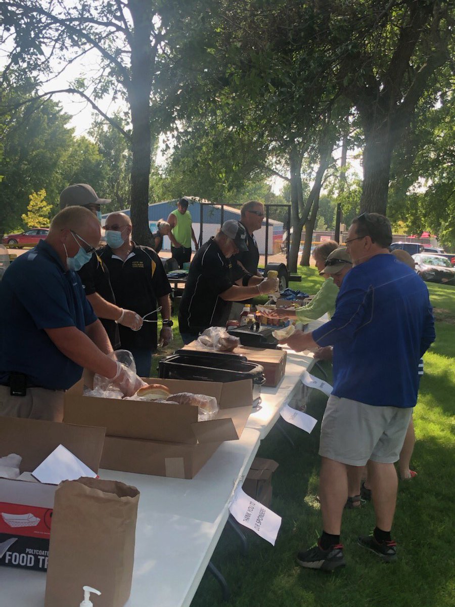 dybdahlk's tweet photo. It was a great evening for some great food at #ColmanSd city picnic.  @HeartlandPower was happy to sponsor and help out! #publicpower https://t.co/ZM2lgfQOmq