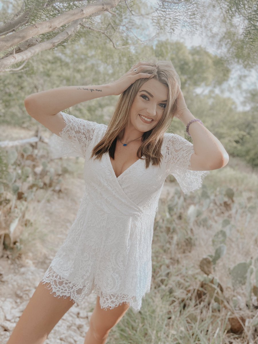 kyndellnickole1's tweet photo. I’m preparing for future bridal pics - not rlly it was a photoshoot in lace for my moms birthday 😉🙃 https://t.co/Cjgh9Q36xr
