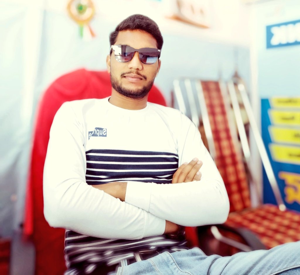 इज़्ज़त, मोहब्बत, तारीफ़ और दुआ...माँगी नहीं जाती, कमाई जाती है...।।

मेरी यही कमाई कुछ लोगों को पचती नहीं है ।

भले साजिश से गहरे दफ्न मुझ को कर भी दो पर मैं,
"सृजन का बीज हूँ, मिट्टी में जाया हो नहीं सकता...!! ❤️🙏
Dr. Kumar Vishwas

<a href="/DrKumarVishwas/">Dr Kumar Vishvas</a> <a href="/khyatigarg_ips/">Dr Khyati Garg IPS</a>