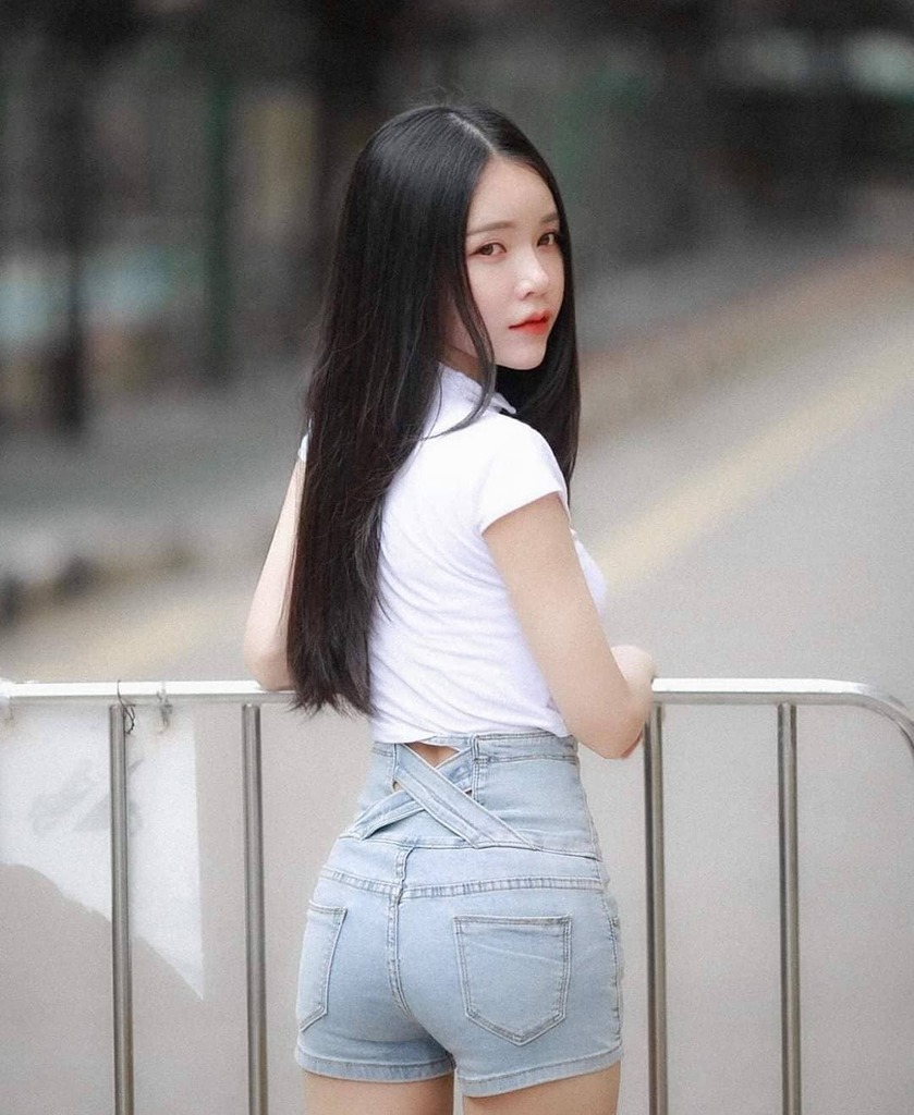 cutedatu's tweet photo. Ammie Chaleefong
@am.ameera
https://t.co/1E3FQlvXGl
#ammie #amameera #halfturn #hotpants #longhair https://t.co/IlM8XllPgb