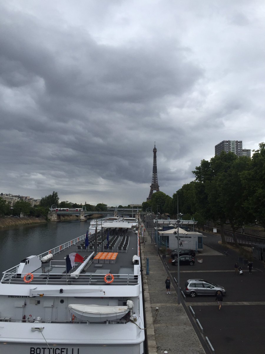 RimaTarabay's tweet image. Fermeture des accès , vers la @LaTourEiffel #feuxdartifice #COVID19 #pontdegrenelle  Alors prq ce #feudartifice 🙄si personne ne peut le voir qu'à la TL 🤔 #Incohérence #COVID19 #Paris