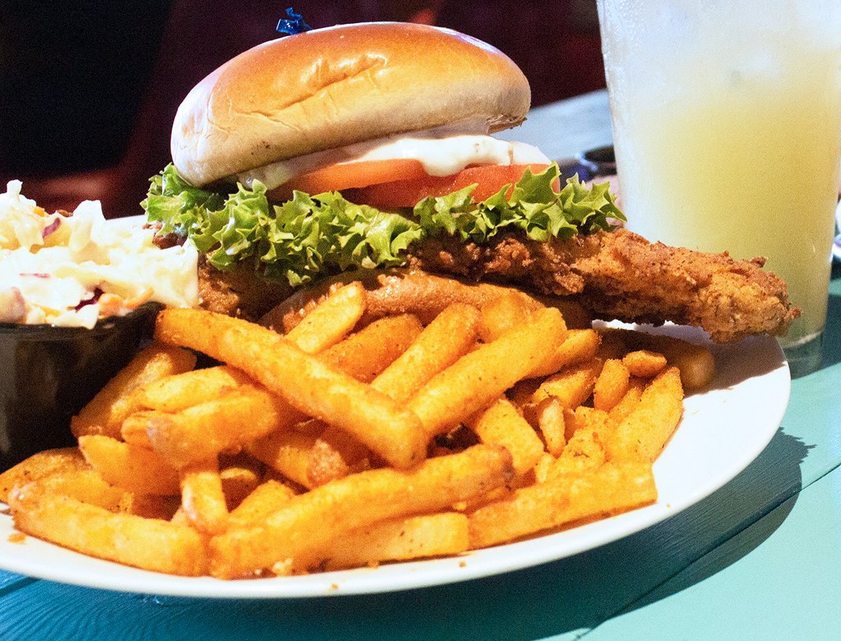 SaltyJs1's tweet photo. Worked up an appetite today? This fresh and crispy fish sandwich should hit the spot! 🔥
.
🍴 Menu: https://t.co/8iKjqro2Af [Link in Bio]
🕚 11am - 9pm Everyday!
.
.
.
#SaltyJs #LetsGetSalty #ImFeelinSalty #StPete #ILoveTheBurg #4thStreet #SupportLocal #Foodie #Vibes https://t.co/ECkPvGFye4