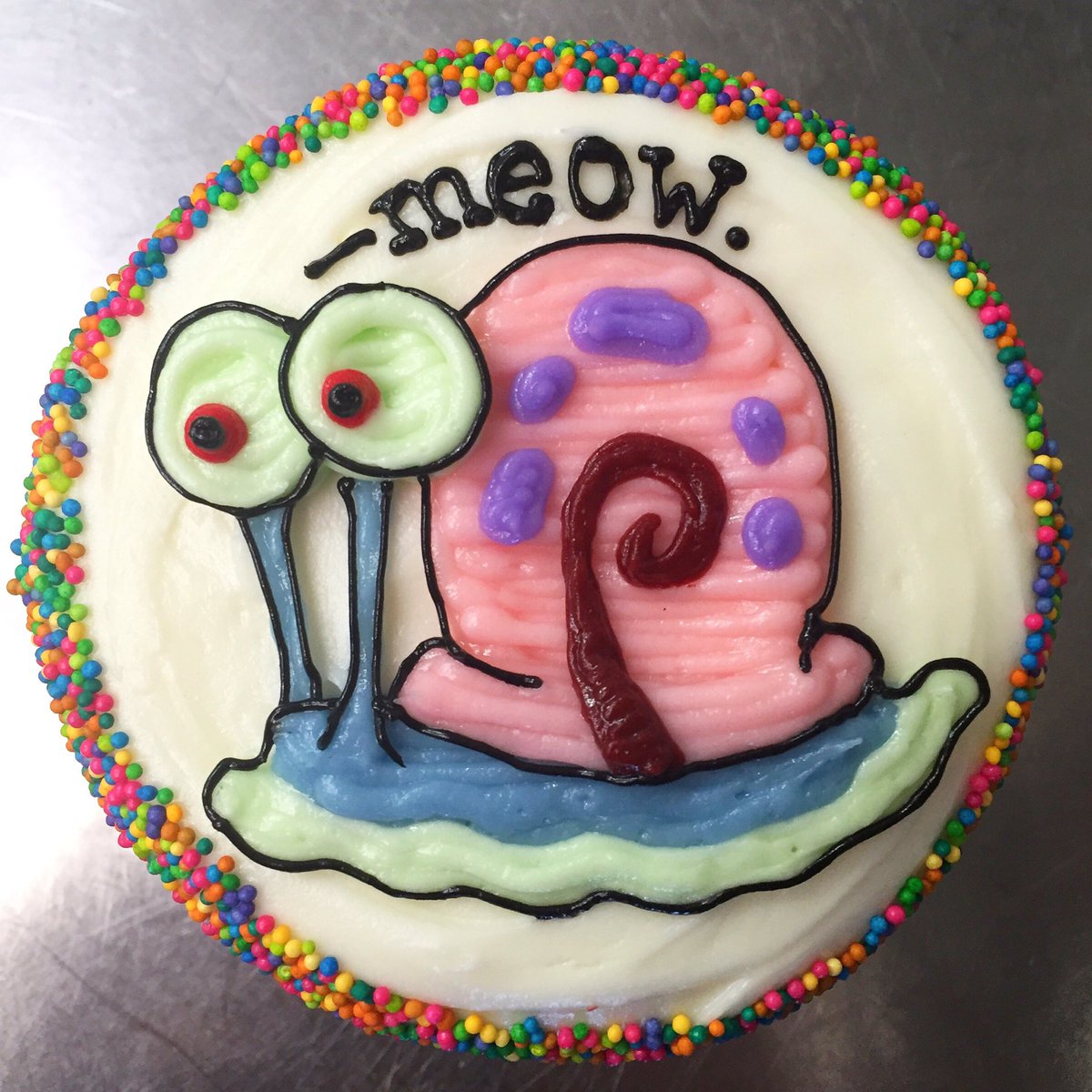 sibbyscupcakery's tweet photo. Today is #SpongeBob’s 34th birthday! We’d like to think that if he ordered a birthday cupcake for himself, it would look like this. 🙂 #HappyBirthdaySpongeBob https://t.co/xEIKnzgqp5