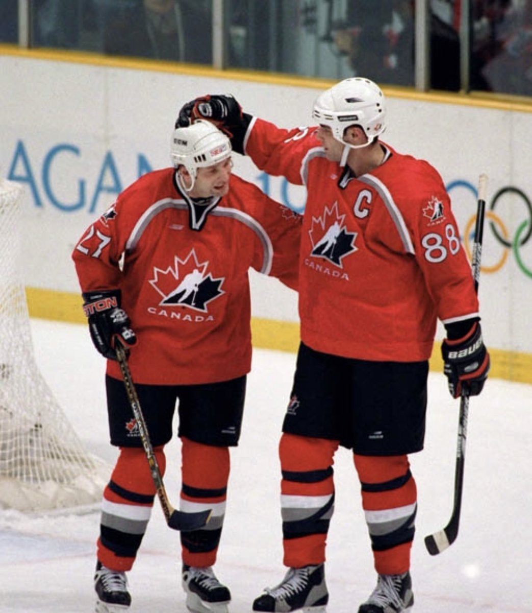 Was awesome playing on a line with @88EricLindros at the World Championships and in ‘98 at the Olympics. A great leader, teammate and an even better friend.
#BigE #Olympics #WorldChampionships https://t.co/4UIyo5yZV6