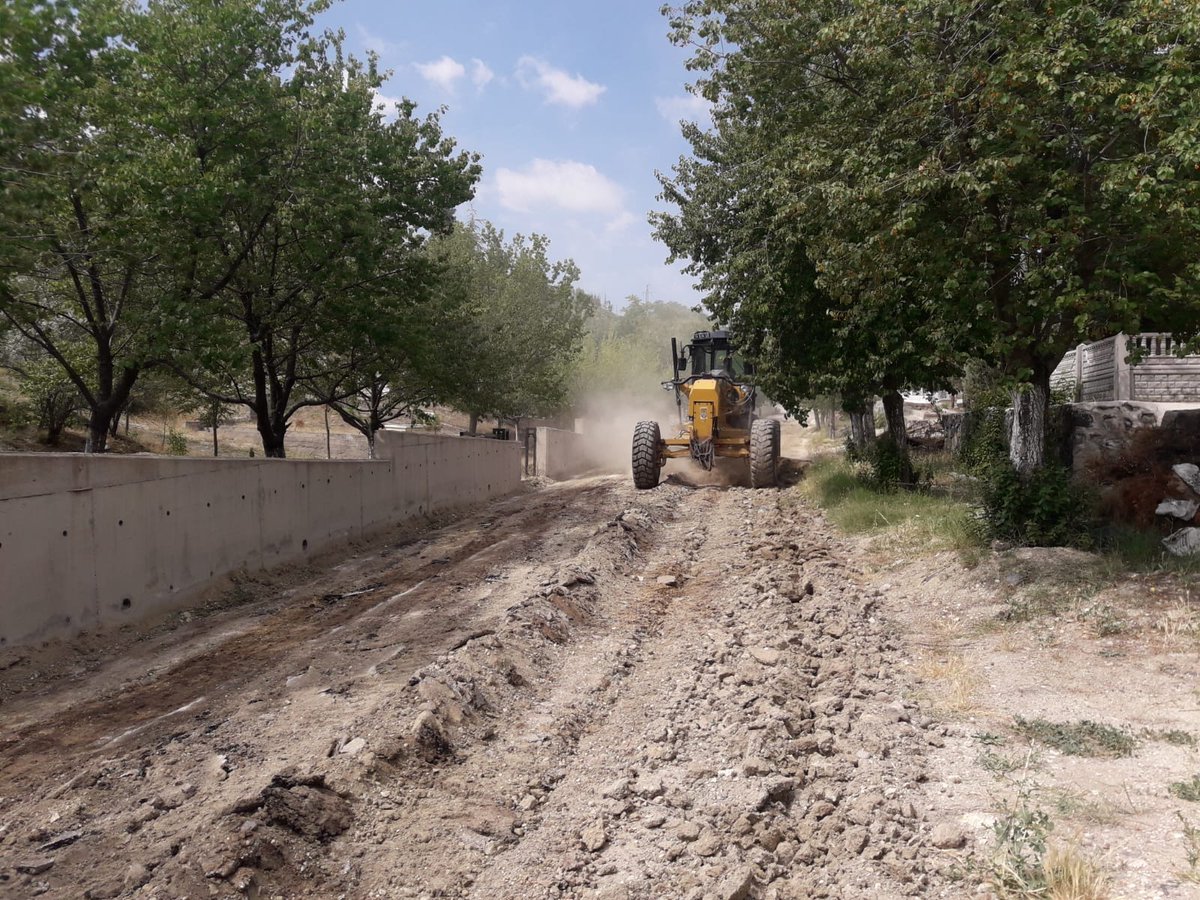 ASefligi's tweet photo. - Şehir Mezarlığı İç Yolları Asfalt Serimi Öncesi Hazırlık Çalışması 
- Saray Mahallesi Su Deposu Yolu Açım Çalışması 
- Yiğerler Mahallesi Korge Boru Atım Çalışması
@atila_celik06 @haliltuncay06 @erolguler06 https://t.co/TpcjgSL6ot