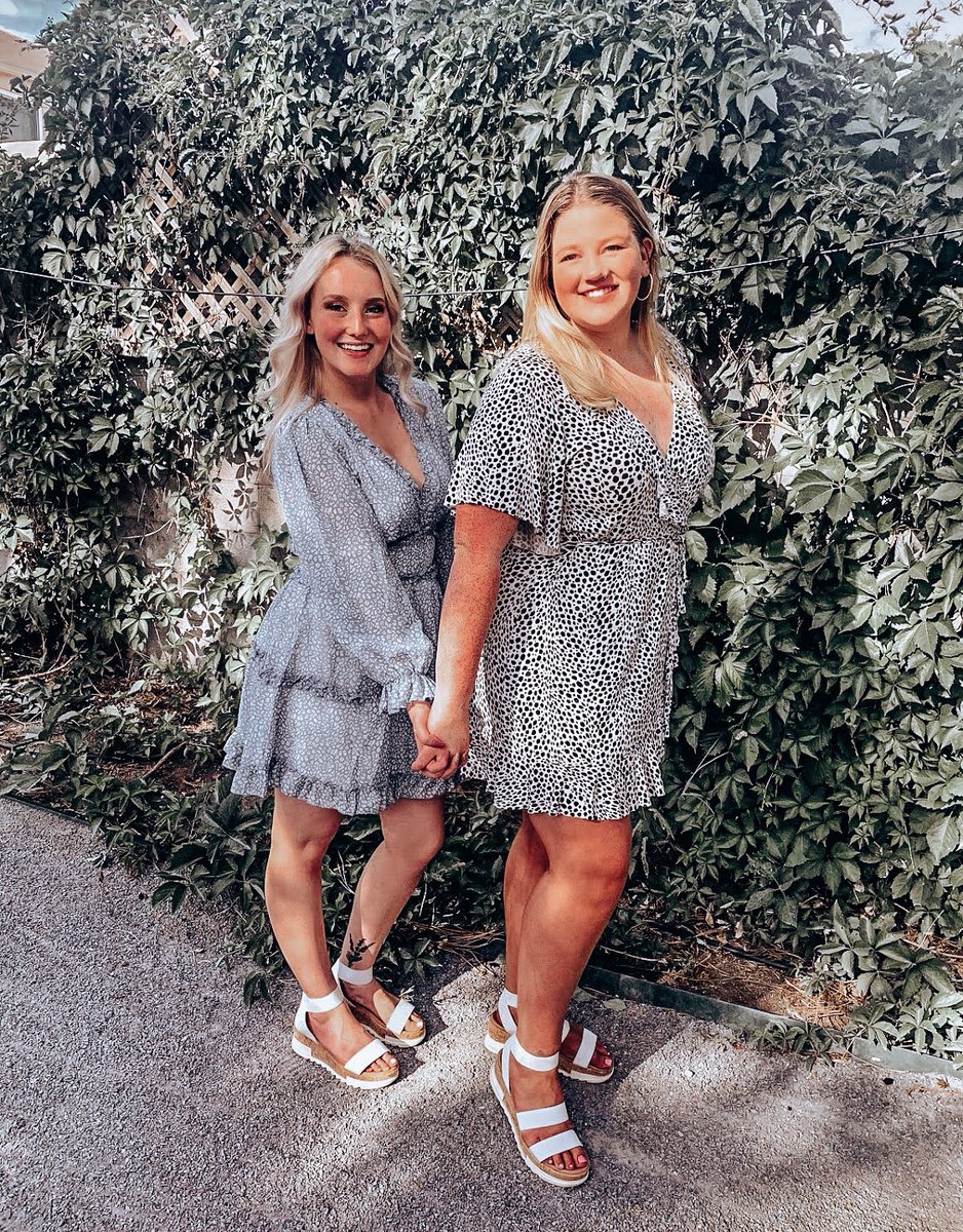 embracing the tan lines and sunshine  ☀️ 

don’t forget to click the link in our bio and register for recruitment #GoLobosGoGreek