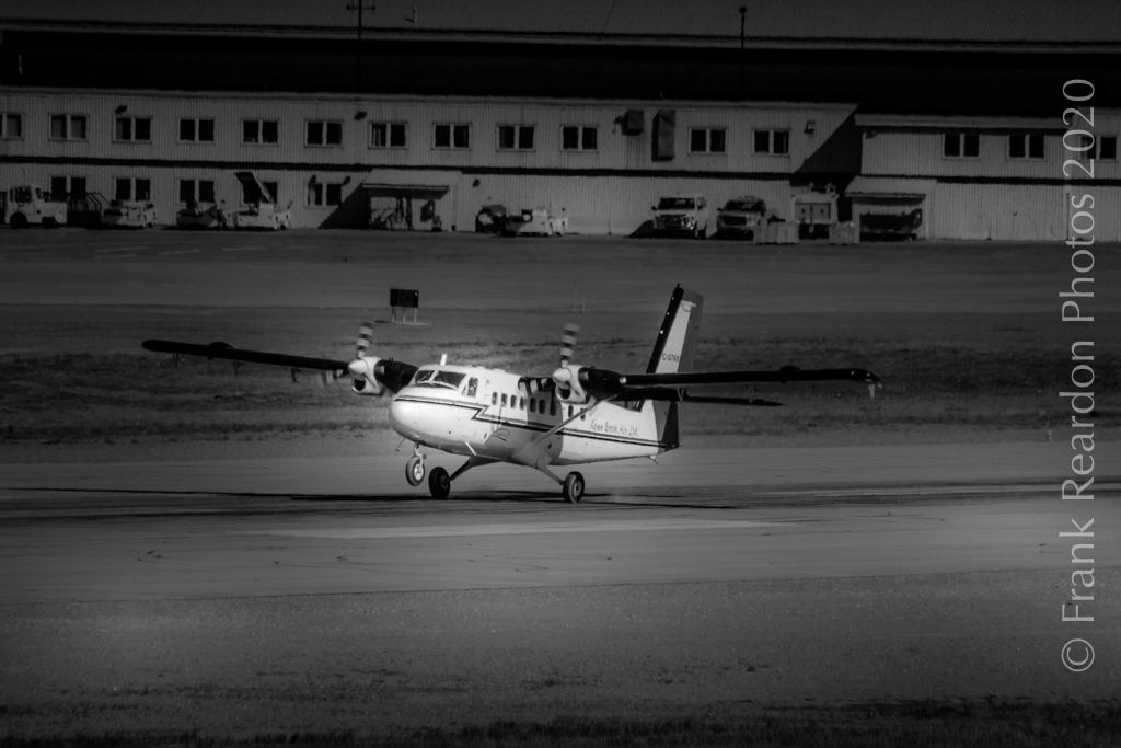 FrankReardon1's tweet photo. #Iqaluit #Nunavut De Havilland Canada #TwinOtter #CGTKB landing on runway 34 on JUL.13.2020 #YFBSpotters https://t.co/PrbW21NmIB