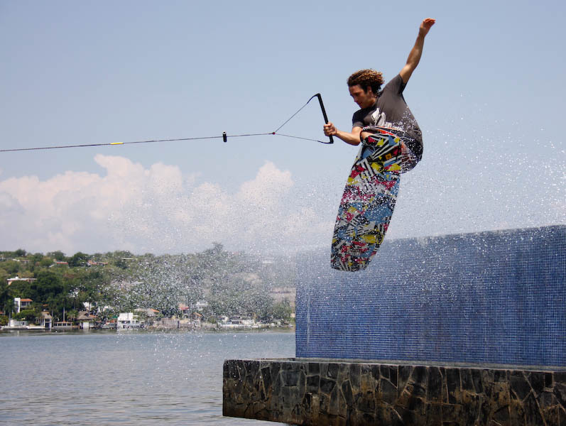 wakeboardmx's tweet photo. Renta de lanchas para Wakeboard &amp; Wakesurf
Modelos nuevos y estelas grandes a 30 minutos de Cuernavaca 
https://t.co/oSj9yIkSJj
WhatsApp (55) 2957 1757 https://t.co/5nUk1SNPvv
