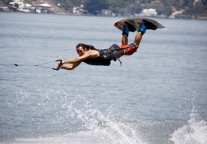 wakeboardmx's tweet photo. Renta de lanchas para Wakeboard &amp; Wakesurf
Modelos nuevos y estelas grandes a 30 minutos de Cuernavaca 
https://t.co/oSj9yIkSJj
WhatsApp (55) 2957 1757 https://t.co/5nUk1SNPvv