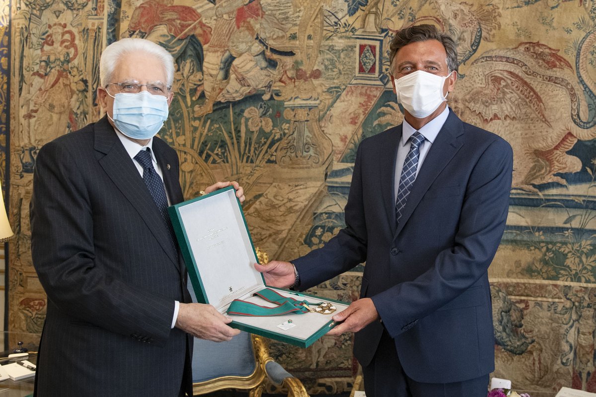 Italy In Japan イタリア共和国セルジョ マッタレッラ大統領が クルーズ船 ダイヤモンド プリンセス の新型コロナウイルス集団感染の緊急事態時に 勇敢かつ責任感溢れる対応をみせたジェンナーロ アルマ船長にイタリア共和国功労勲章 コンメンダ