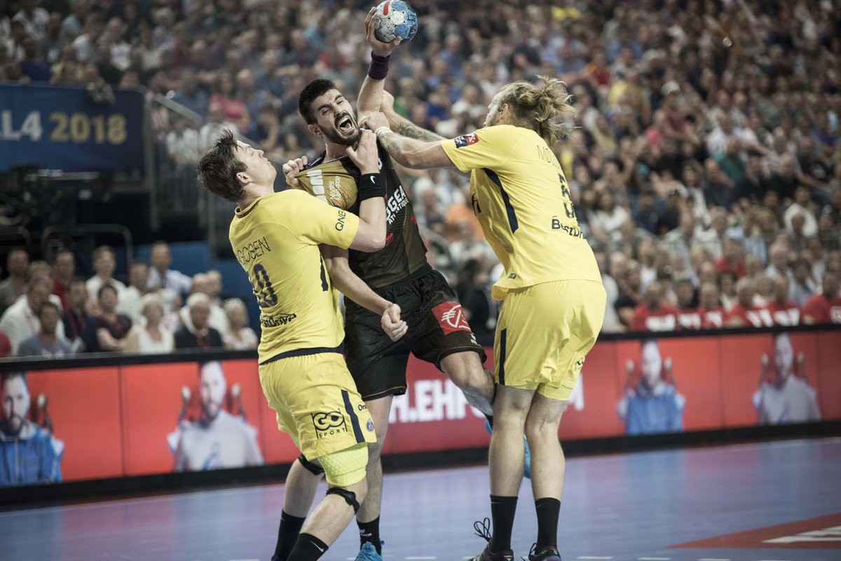 RFEBalonmano's tweet photo. 📁 #GenBalonmano | Analizamos la trayectoria deportiva de los jugadores de la Generación 1986/1987

🏆 Un grupo ‘tricampeón’ de @ehfcl con @CristianUgaldeG, @EGurbindo y @JoanCanellas 

📝 Reportaje 👉🏻 https://t.co/hK4Jb2Cjxl https://t.co/lAuwVQtfGm