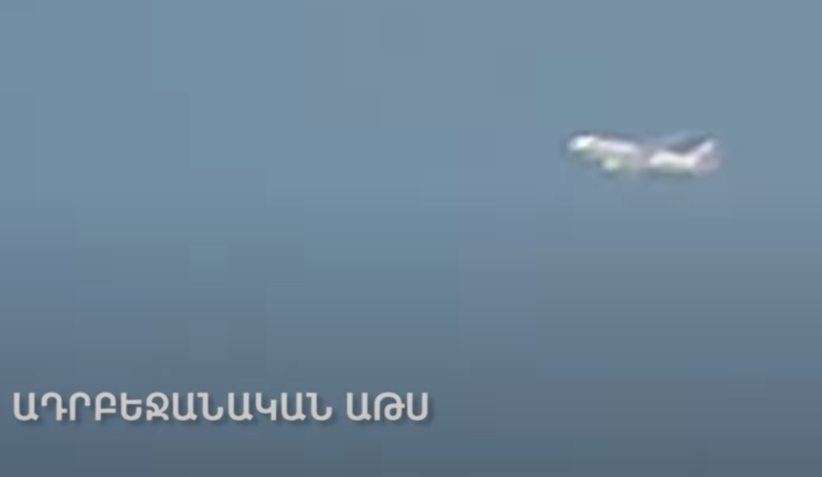 JulianRoepcke's tweet photo. Protip: If you claim to have downed a drone, don't show a two-engine narrow-body civilian airliner being aimed at by your air defense system. https://t.co/ObW9Vuv13i