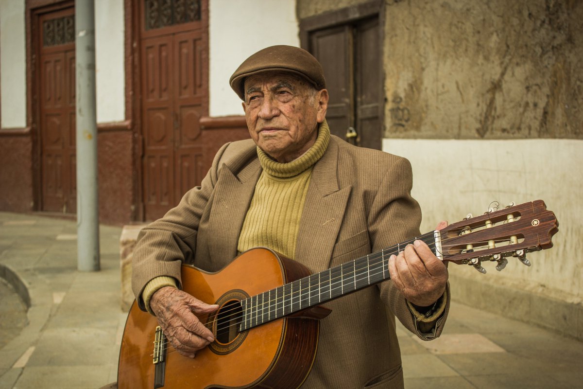 DaniPinB's tweet photo. Daniel Pinos Guaricela, de 96 años debe ser reconocido con el máximo galardón que da la
@Presidencia_Ec @Lenin
a las personas que han aportado al #arte #cultura y las #ciencias. @Cultura_Ec @juanfervelasco
#DonDaniel #PremioEugenioEspejo #YoApoyoaDaniel
Abro hilo: https://t.co/GPElhpCpgn