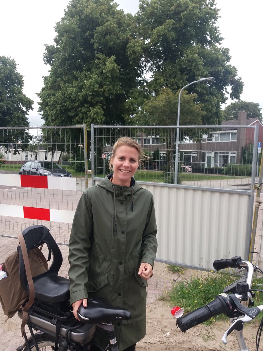 Rob_Huijsmans's tweet photo. werken aan #wonenzorgenwelzijn met @zorgbalans @elanwonen  @StichtingDOCK en  SIG in Hof van Leijh in @gemeentehaarlem : vanmiddag met collega's uit de wijk een kijkje in hun nieuwe ruimten, fijn dat @HelderStyling de afwerking en inrichting verzorgt https://t.co/Syt8cbe1R2