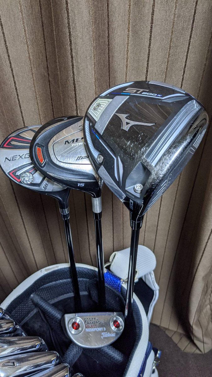MasayanGolf's tweet photo. セッティング
2020/7/15現在
1W:#ST200X (10.5° TENSEI CK Pro🍊60S)
3W:MP Titanium (15° TENSEI CK🍊60S)
5W:NEXGEN6 (18° E.I.F.)
3UT:MP20 HMB (SteelFiber i95cw S)
4I〜PW、47°:MizunoPro 520 (KBS $-TAPER S)
52,57°:T7 (KBS Hi-Rev2.0 S)
PT:SC SELECT NEWPORT3 (33㌅)
#ミズノゴルフ https://t.co/UnHAHrGIQo