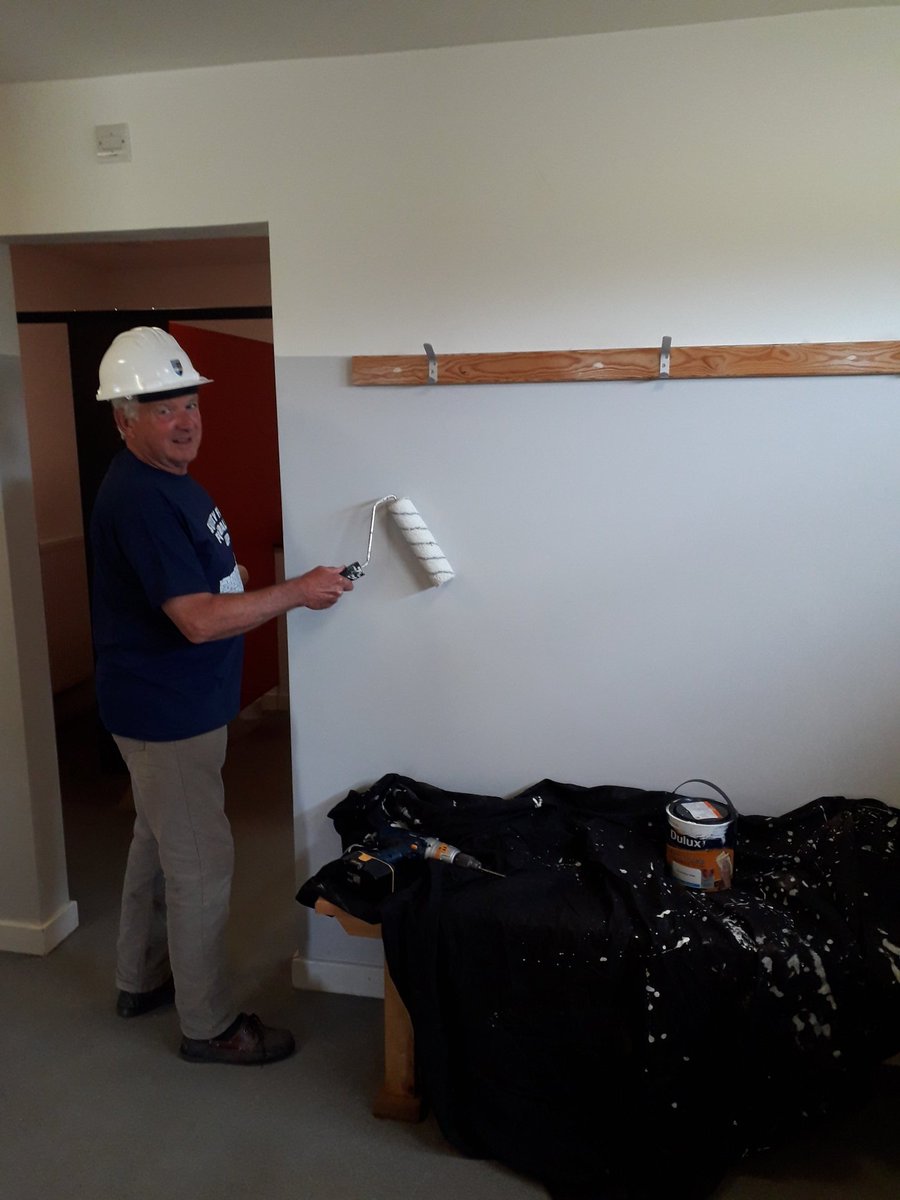 HambledonFC's tweet image. Some photos from our @surreyfa Fix-up DIY Community day. Both changing rooms repainted. Baby changing table up and picnic tables tighten and varnished 🖌

#thisissurreyfootball #footballfixup