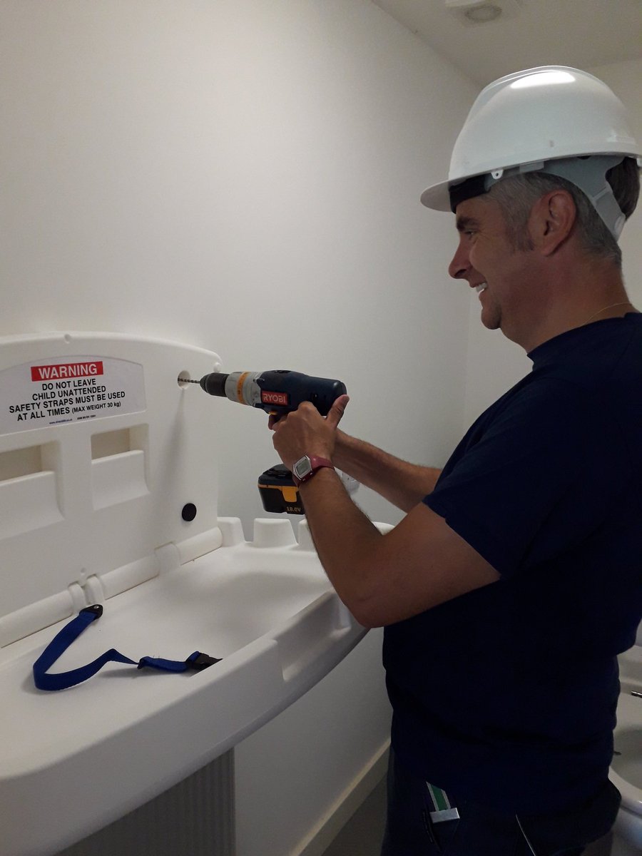 HambledonFC's tweet image. Some photos from our @surreyfa Fix-up DIY Community day. Both changing rooms repainted. Baby changing table up and picnic tables tighten and varnished 🖌

#thisissurreyfootball #footballfixup