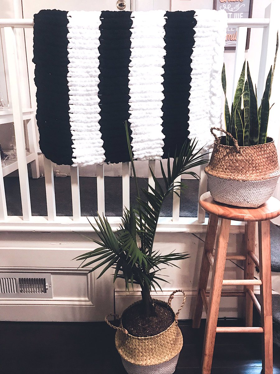 knitsandlove's tweet image. Black and White Chunky Lap Throw 🖤🤍🖤 |#flatlay #chunkyknitswithlove #chunkyknitblankets #handmadechunkyknitblankets #chunkyknitblanketsdmv #knitting #knittingaddict #knittinglove #knittinginspiration #chunkyknitting #chunkyknitblanket #art #love #joy #handmadegifts #handmade