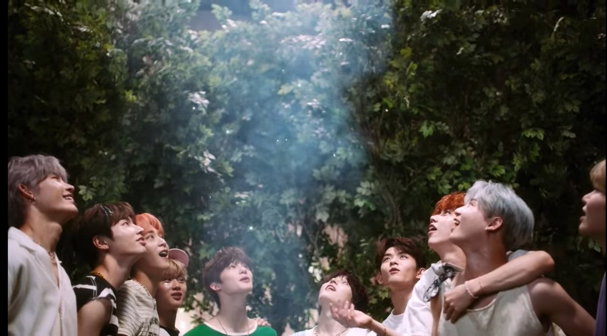 Happyseojivirus's tweet photo. Stan TOO♥️ no te vas a arrepentir.
Amo Todo de TOO , orgullosa de Ser TOOgether , miren como plasmaron bellos momentos en el Mv , Muero de Amor😍
 #RunningTOOgether #티오오 #World_klass @too_offcl @too_members https://t.co/Eg9zchT252