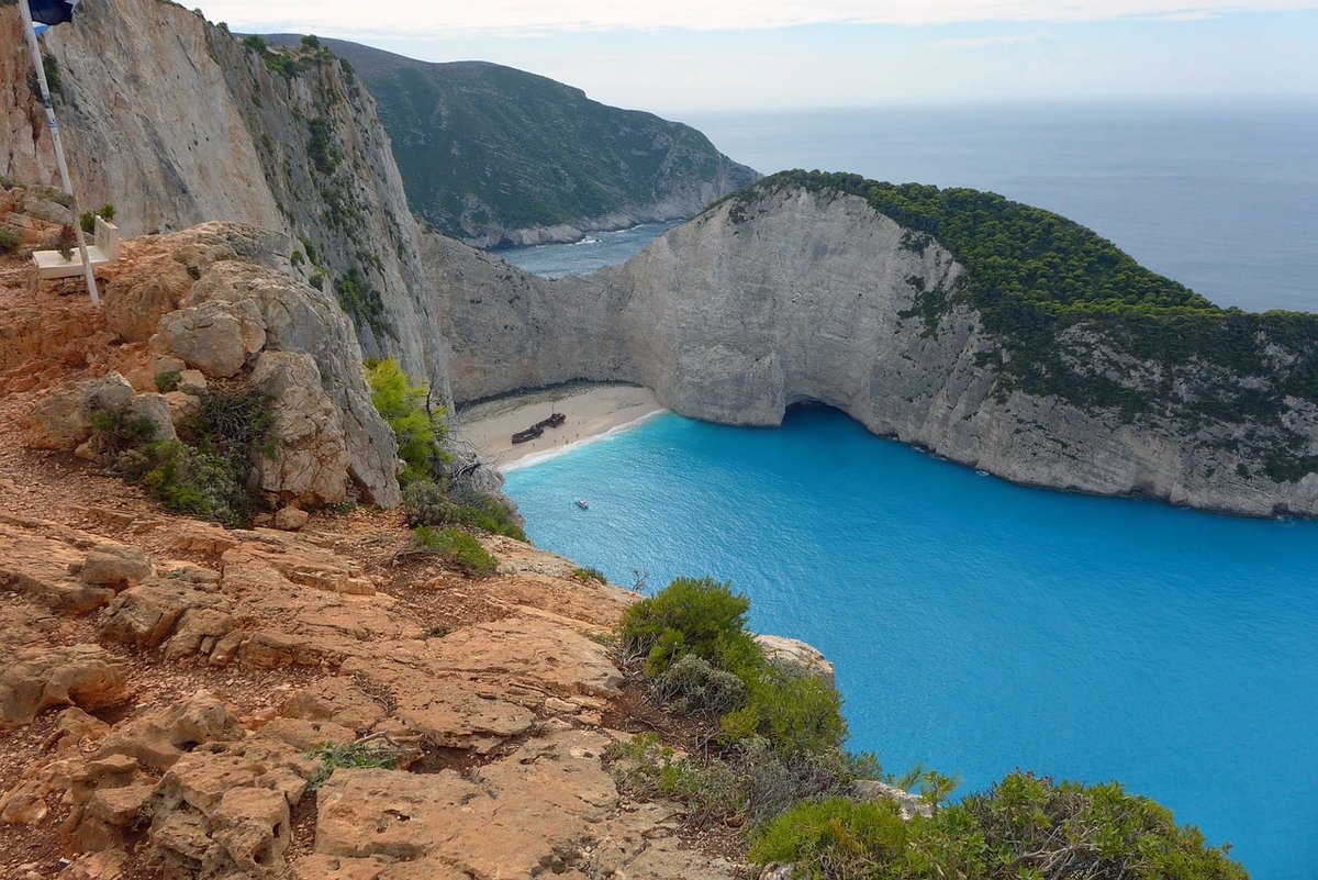 thecrownwings's tweet photo. Planning a trip away or just want to do some virtual travelling?

Why not explore the Greek Islands with my travel guide here?

https://t.co/o8fvyc8X76

#TravelTuesday #TravelBloggers #TravelTribe https://t.co/M56NM6hOoq