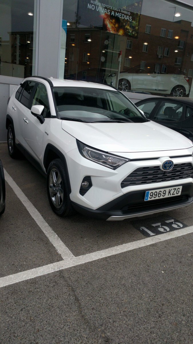 Rmalaga's tweet image. Ya ha pasado una semana y no tengo esperanzas de volver a verlo, pero si lo ves, es mío. Es un #cocheRobado. 
Agradezco un RT 😔