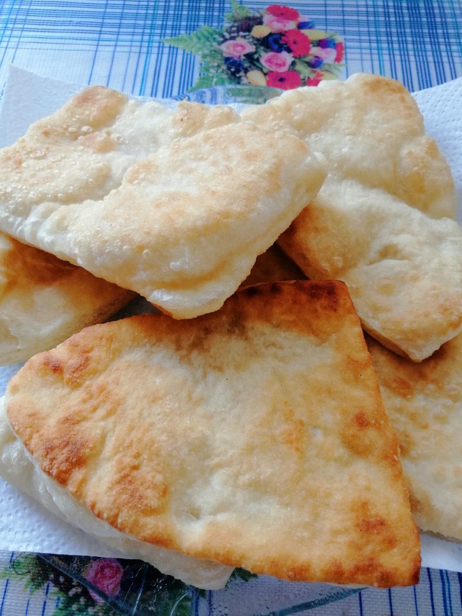 FTarifleri's tweet photo. Hamur İşi sevenler Burayaa 📣 Bize 'Pişi'ler Oluyor 🤪😍.

Tarifi için Facebook; Aşağıdaki Linke tıklayarak Gidebilirsiniz.

FEVKALADE YEMEK TARİFLERİ🍅🌶️🍆
https://t.co/yNHD3VLMut 

#Pişi #Hamurişi #Hamur #Hamurkızartması #FTarifleri   #Pratik #Kolay #Lezzetler #Ayasofya #Nefis https://t.co/XiJ580ua9R